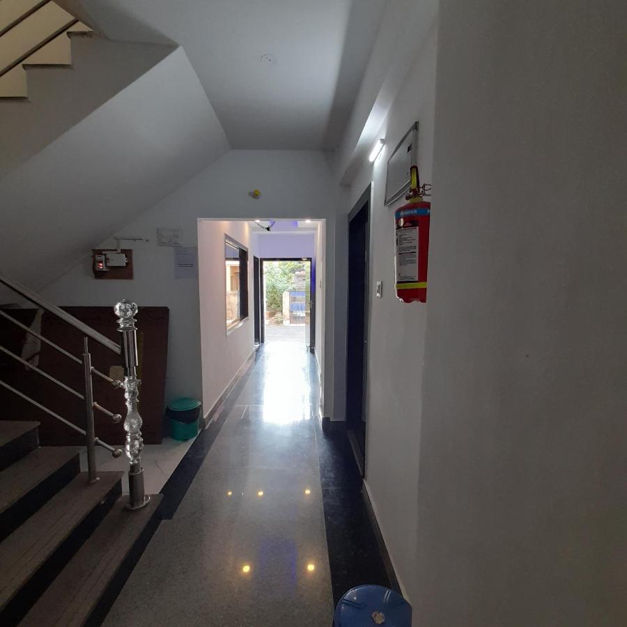 Garden Guest House Near Rene Tower Ruby General Hospital Calcutá Exterior foto